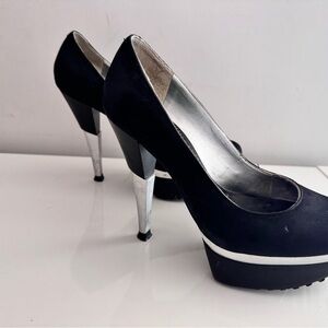 Velika Chic Black and Silver Women's Heels size 6